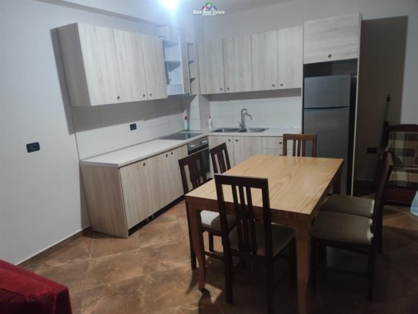 Tirane, jepet me qera apartament 2+1 Kati 4, 104 m² 350 € (fresku)