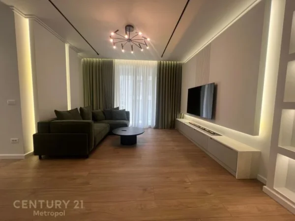 Tirane, jepet me qera apartament 3+1+Aneks+Ballkon Kati 1, 150 m² 2.000 € (Liqeni i Thate)