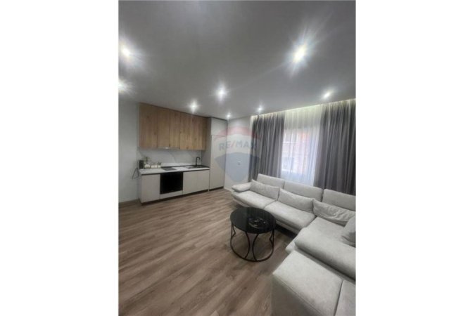 Tirane, jepet me qera apartament 2+1+Ballkon Kati 3, 88 m² 899 € (Rruga e Bogdanve)