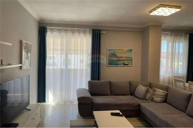 Tirane, jepet me qera apartament 2+1+Ballkon Kati 4, 86 m² 500 € (Astir 2 Palmat)