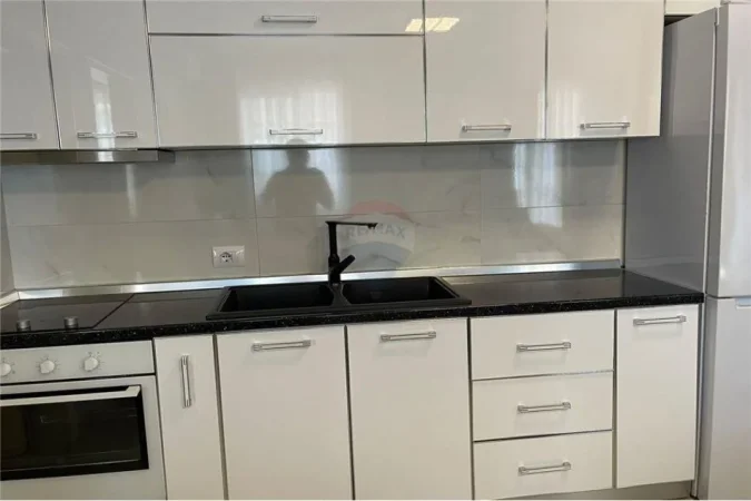 Tirane, jepet me qera apartament 2+1+Ballkon Kati 4, 86 m² 500 € (Astir 2 Palmat)