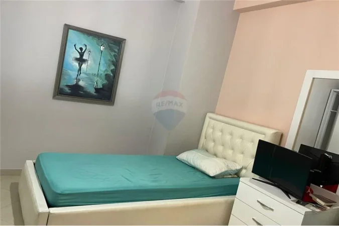 Tirane, jepet me qera apartament 2+1+Ballkon Kati 4, 86 m² 500 € (Astir 2 Palmat)