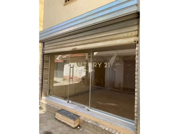 Tirane, jepet me qera dyqan Kati 0, 38 m² 250 € (Rruga Faik Turdiu, Xhamlliku)