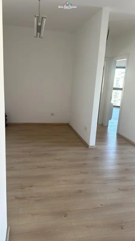 Tirane, jepet me qera zyre Kati 6, 92 m² 750 € (asim vokshi)