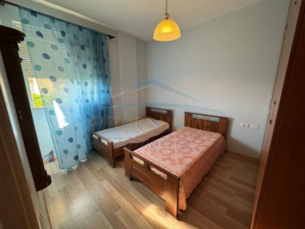 Tirane, jepet me qera apartament 3+1 Kati 1, 120 m² 420 € (Ali Demi, Kryegjyshata Bektashiane)