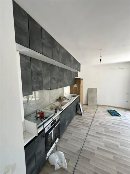 Tirane, shitet apartament 1+1 Kati 2, 82 m² 89.650 € (Rruga e Dajtit ne Fresk)