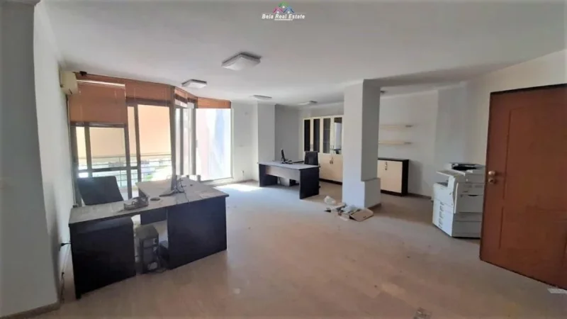 Tirane, jepet me qera zyre Kati 3, 120 m² 650 € (21 dhjetori)