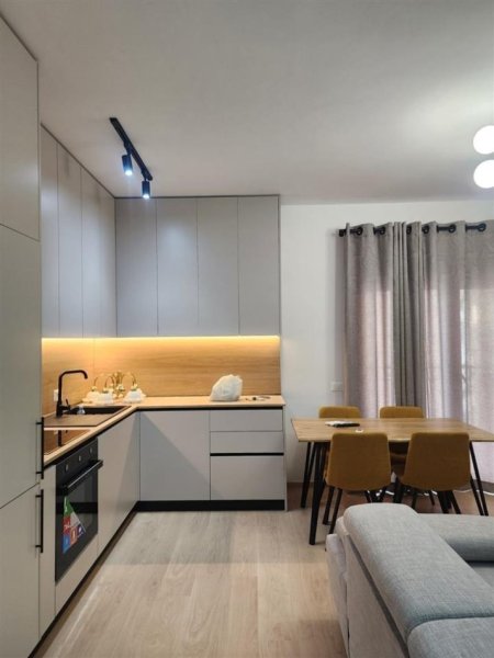 Tirane, jepet me qera apartament 2+1 Kati 4, 76 m² 850 € (Kompleksi Delijorgji)