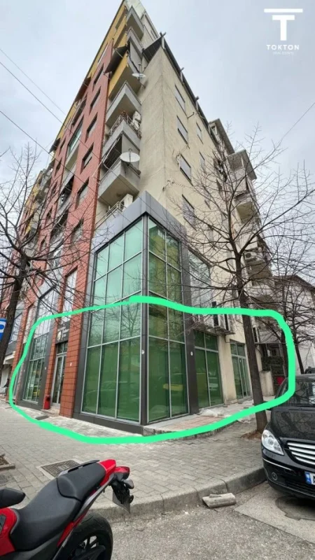 Tirane, shitet ambjent biznesi Kati 0, 204 m² 592.760 € (Siri Kodra)