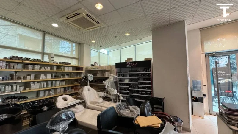 Tirane, shitet ambjent biznesi Kati 0, 204 m² 592.760 € (Siri Kodra)