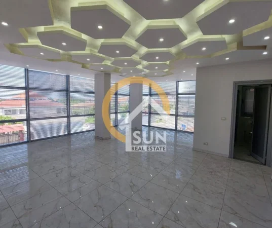 Shkoder, jepet me qera ambjent biznesi Kati 0, 360 m² 1.000 € (RUS, SHKODER)