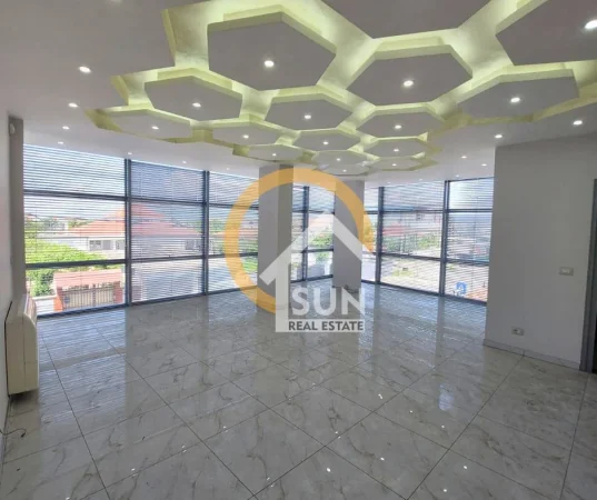 Shkoder, jepet me qera ambjent biznesi Kati 0, 360 m² 1.000 € (RUS, SHKODER)