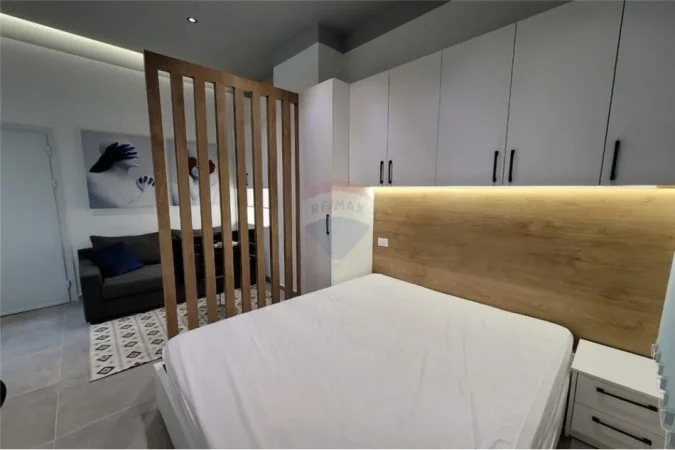 Tirane, jepet me qera apartament 1+1 Kati 3, 40 m² 400 € (Kompleksi Kontakt)