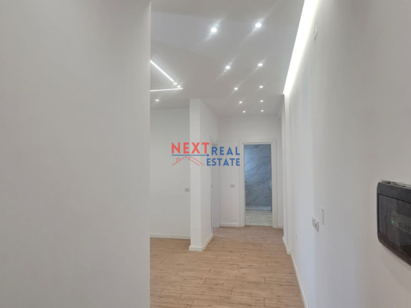 REZERVO PRONEN VETEM ME 500€! Vlore, shitet apartament 2+1+Ballkon Kati 2, 74 m² 145.000 € (LUNGOMARE)