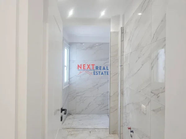 REZERVO PRONEN VETEM ME 500€! Vlore, shitet apartament 2+1+Ballkon Kati 2, 74 m² 145.000 € (LUNGOMARE)