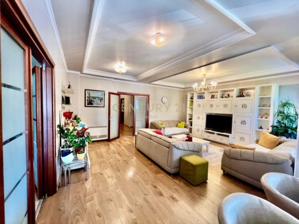 SHESIM, PENTHOUSE MODERN 5+1+4 me 4 POSTE PARKIMI!Neom95909
