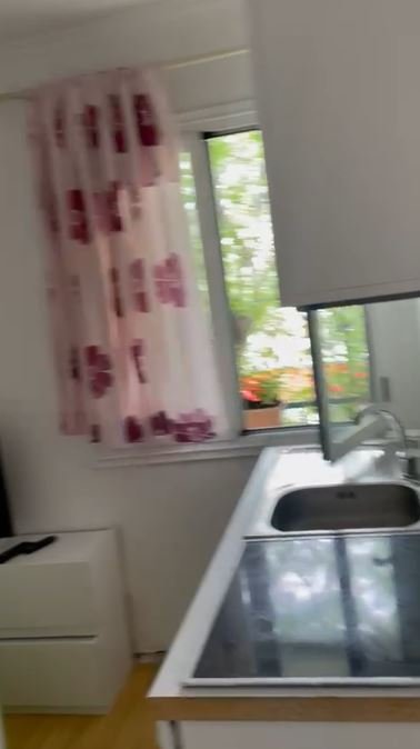 Tirane, jepet me qera apartament 1+1 Kati 4, 45 m² 250 € (Laprak)