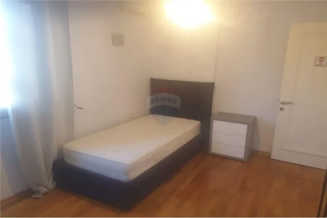 Tirane, jepet me qera apartament duplex 3+1 Kati 6, 265 m² 1.800 € (Fakulteti Juridik - Bllok)