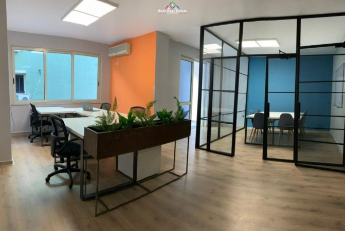 Tirane, jap me qera zyre Kati 5, 140 m² 2.500 € (Rruga Brigada VIII)