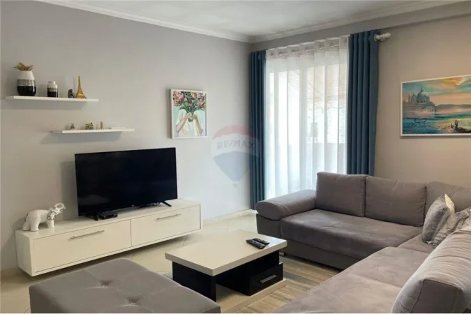 Tirane, jepet me qera apartament 2+1 Kati 4, 77 m² 500 € (rruga foto xhadella - Astir)