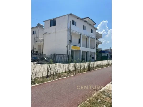 Tirane, jepet me qera ambjent biznesi Kati 0, 224 m² 2.500 € (Teodor Keko)