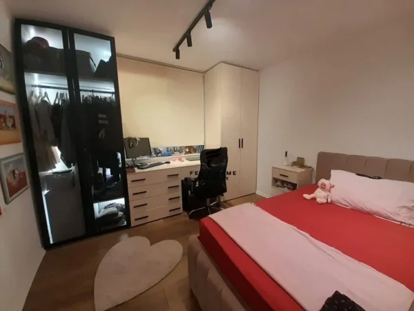 Tirane, shitet apartament 3+1+Ballkon Kati 3, 90 m² 172.000 € (TREGU ELEKTRIK)