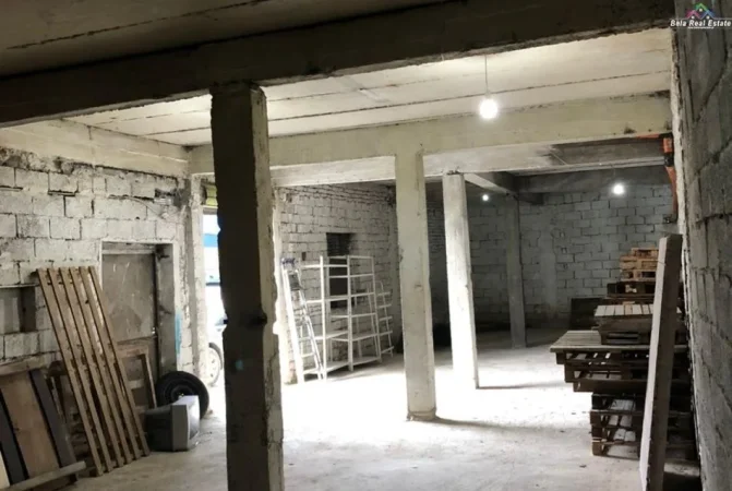 Tirane, jap me qera ambjent biznesi Kati 0, 120 m² 500 € (Ali Dem)