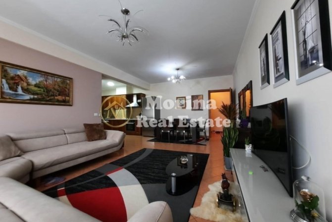 Tirane, jepet me qera apartament 2+1+Ballkon Kati 7, 120 m² 600 € (Don Bosko)