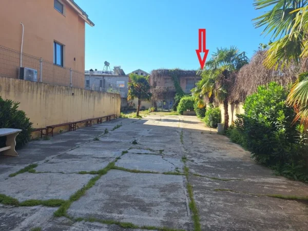 Shkoder, Shitet Truall me siperfaqe 297.5 m² dhe Ndertese me siperfaqe 297.5 m², Cmimi Referues 23,680,000 Leke