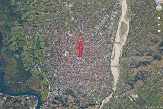 Shkoder, Shitet Truall me siperfaqe 367.5 m² dhe Ndertese 2 kate me siperfaqe baze 367.5 m², 7,200,000 Leke