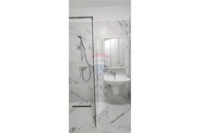 Tirane, jepet me qera apartament 2+1+Ballkon Kati 4, 101 m² 950 € (Kompleksi Delijorgji)