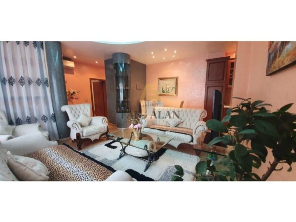 Tirane, jepet me qera apartament 1+1 Kati 9, 70 m² 600 € (Rruga e Kosovareve)