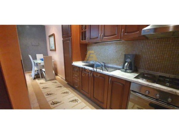 Tirane, jepet me qera apartament 1+1 Kati 9, 70 m² 600 € (Rruga e Kosovareve)