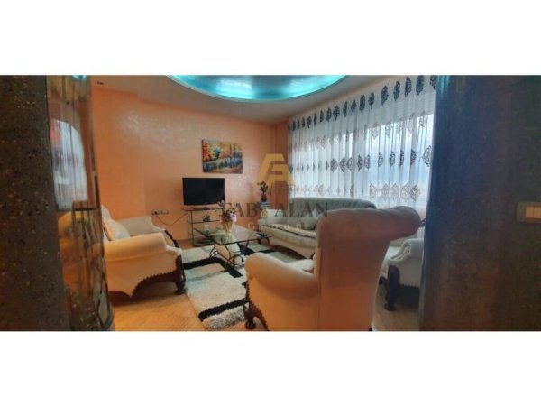 Tirane, jepet me qera apartament 1+1 Kati 9, 70 m² 600 € (Rruga e Kosovareve)