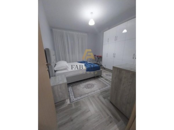 Tirane, jepet me qera apartament 1+1+Ballkon Kati 3, 70 m² 600 € (Kopshti Zoologjik)