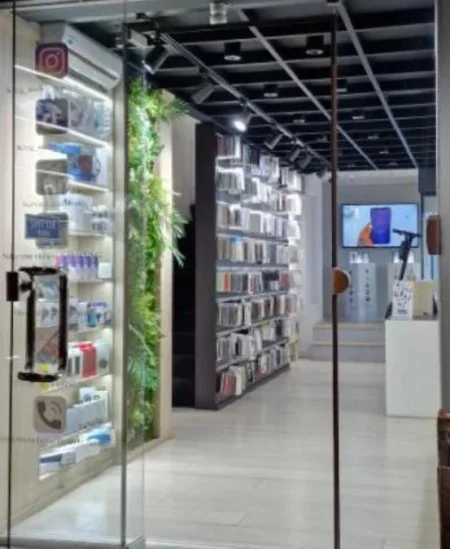 Tirane, jepet me qera dyqan Kati 0, 52 m² 900 € (SHALLVARET)