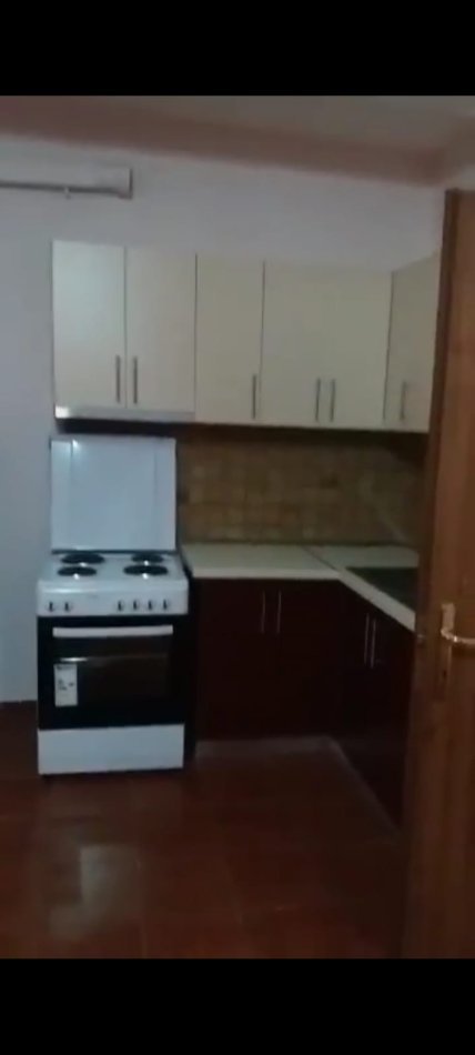 Tirane, jepet me qera apartament 1+1 Kati 3, 74 m² 450 € (ZOGU I PARE)