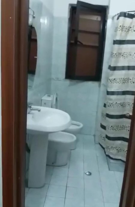 Tirane, jepet me qera apartament 1+1 Kati 3, 74 m² 450 € (ZOGU I PARE)