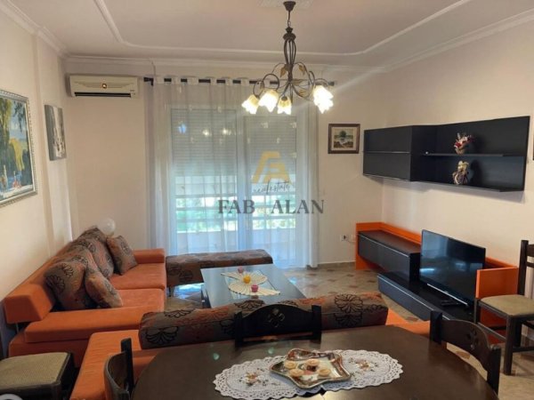 Tirane, jepet me qera apartament 1+1 Kati 3, 70 m² 500 € (Zogu i Zi)