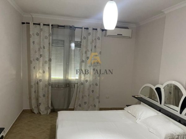 Tirane, jepet me qera apartament 1+1 Kati 3, 70 m² 500 € (Zogu i Zi)
