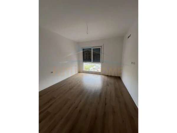 Tirane, shitet apartament 1+1 Kati 1, 75 m² 101.000 € (Unaza e Re)