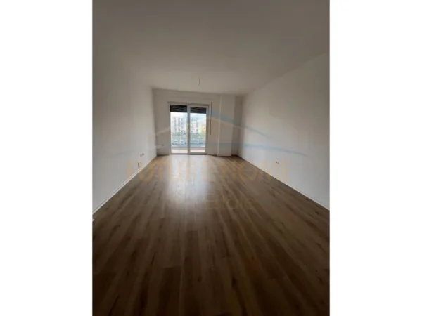 Tirane, shitet apartament 1+1 Kati 1, 75 m² 101.000 € (Unaza e Re)