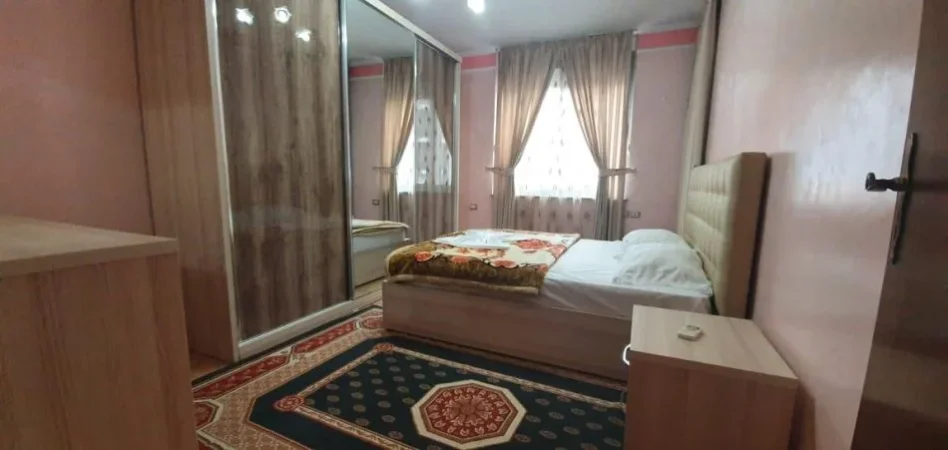 Tirane, jepet me qera apartament 1+1 Kati 9, 70 m² 600 € (Komuna e Parisit)