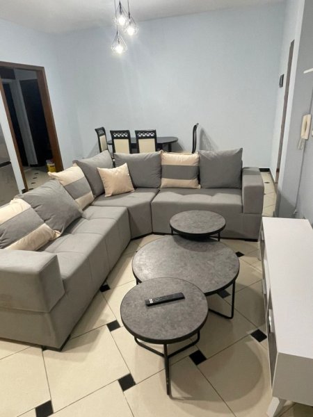 Tirane, jepet me qera apartament 2+1 Kati 2, 100 m² 400 € (Sauk i Vjeter)