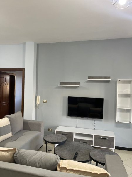 Tirane, jepet me qera apartament 2+1 Kati 2, 100 m² 400 € (Sauk i Vjeter)