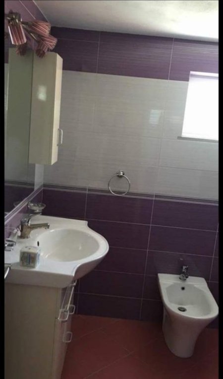 Tirane, jepet me qera apartament 3+1 Kati 3, 129 m² 500 € (Sauk i Vjeter)