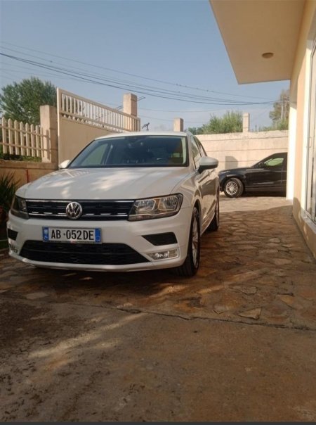 Tirane, shes makine Tiguan 2017 Volkswagen Nafte, e bardhë automatik Kondicioner 150.000 km 19.500 €