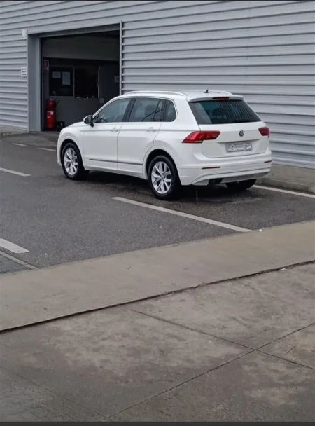Tirane, shes makine Tiguan 2017 Volkswagen Nafte, e bardhë automatik Kondicioner 150.000 km 19.500 €