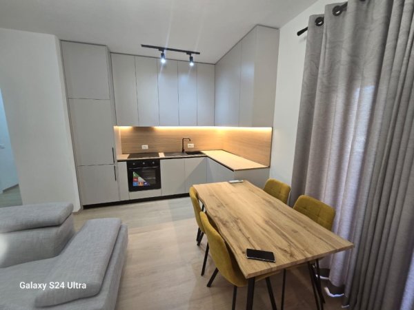 Tirane, jepet me qera apartament 2+1+Ballkon Kati 3, 85 m² 850 € (Delijorgji)