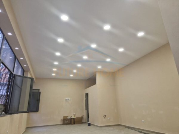 Tirane, jepet me qera ambjent biznesi Kati 1, 55 m² 900 € (Myslym Shyri)